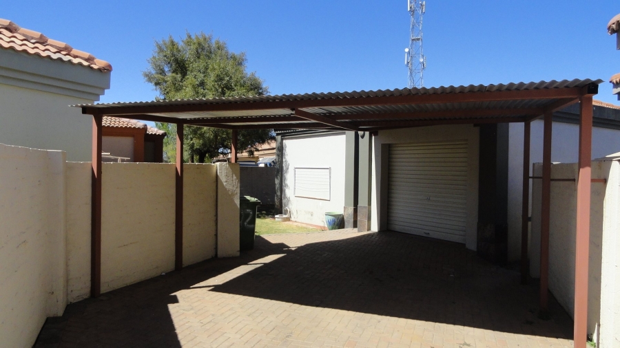 2 Bedroom Property for Sale in Baillie Park North West